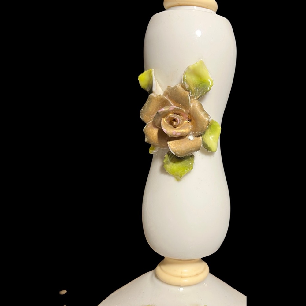 β¨ HP β¨ Vintage β¨ β1920's Leviton Porcelain Lamp Base w/ 3D Rose Detail. β¨ - Picture 3 of 10